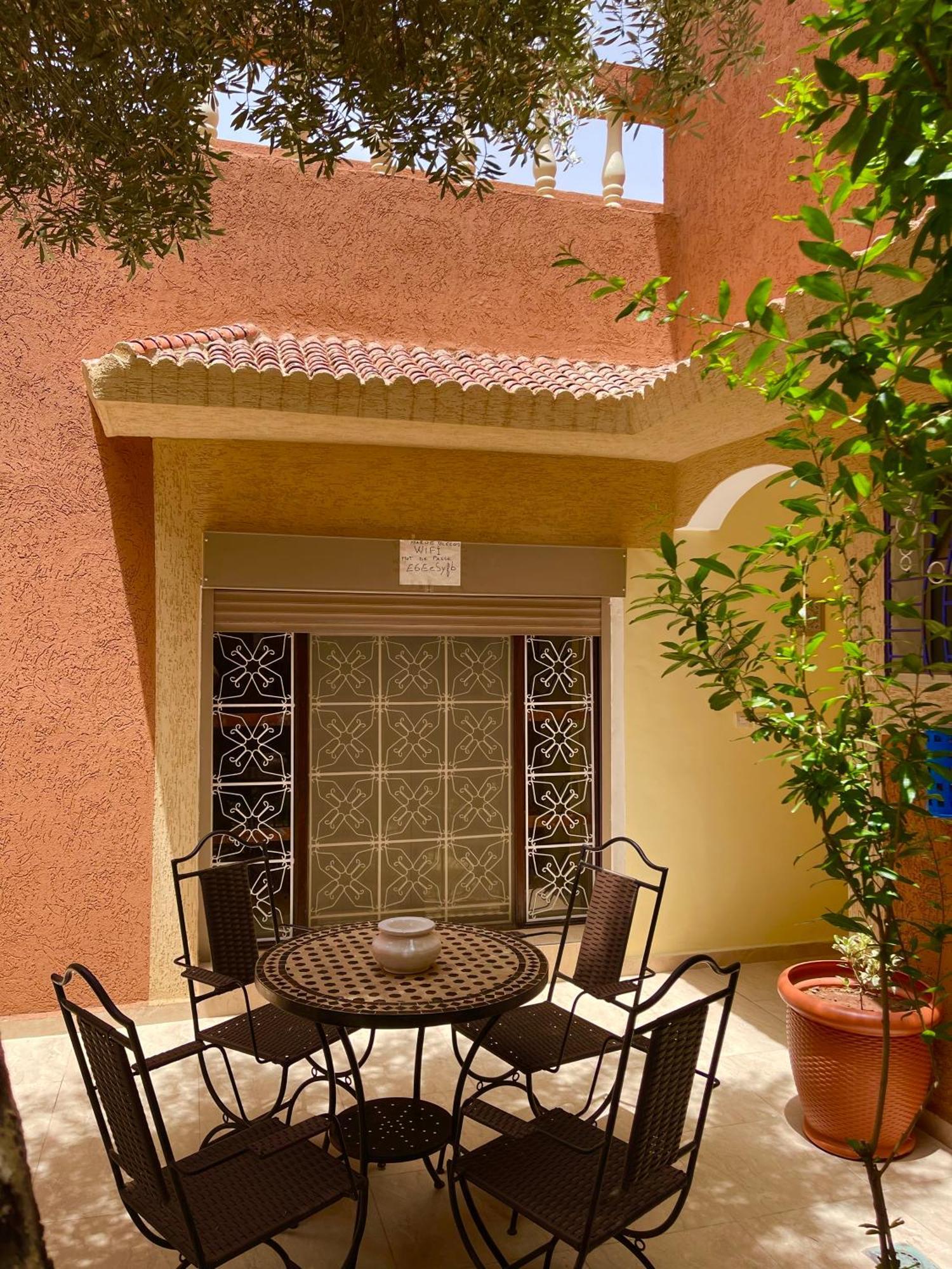 Dyafat Abla Hotel Варзазат Екстериор снимка